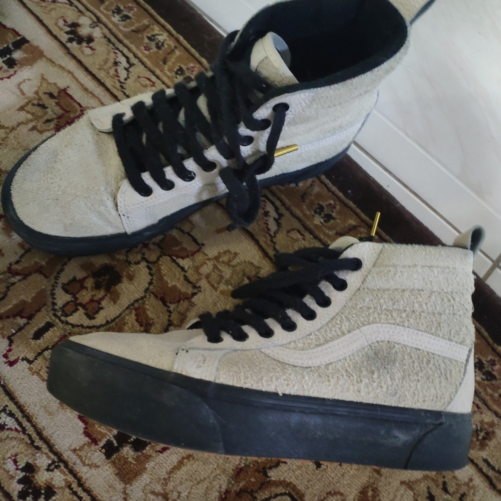 Winter beige suede platform Vans size 10 / 41.5